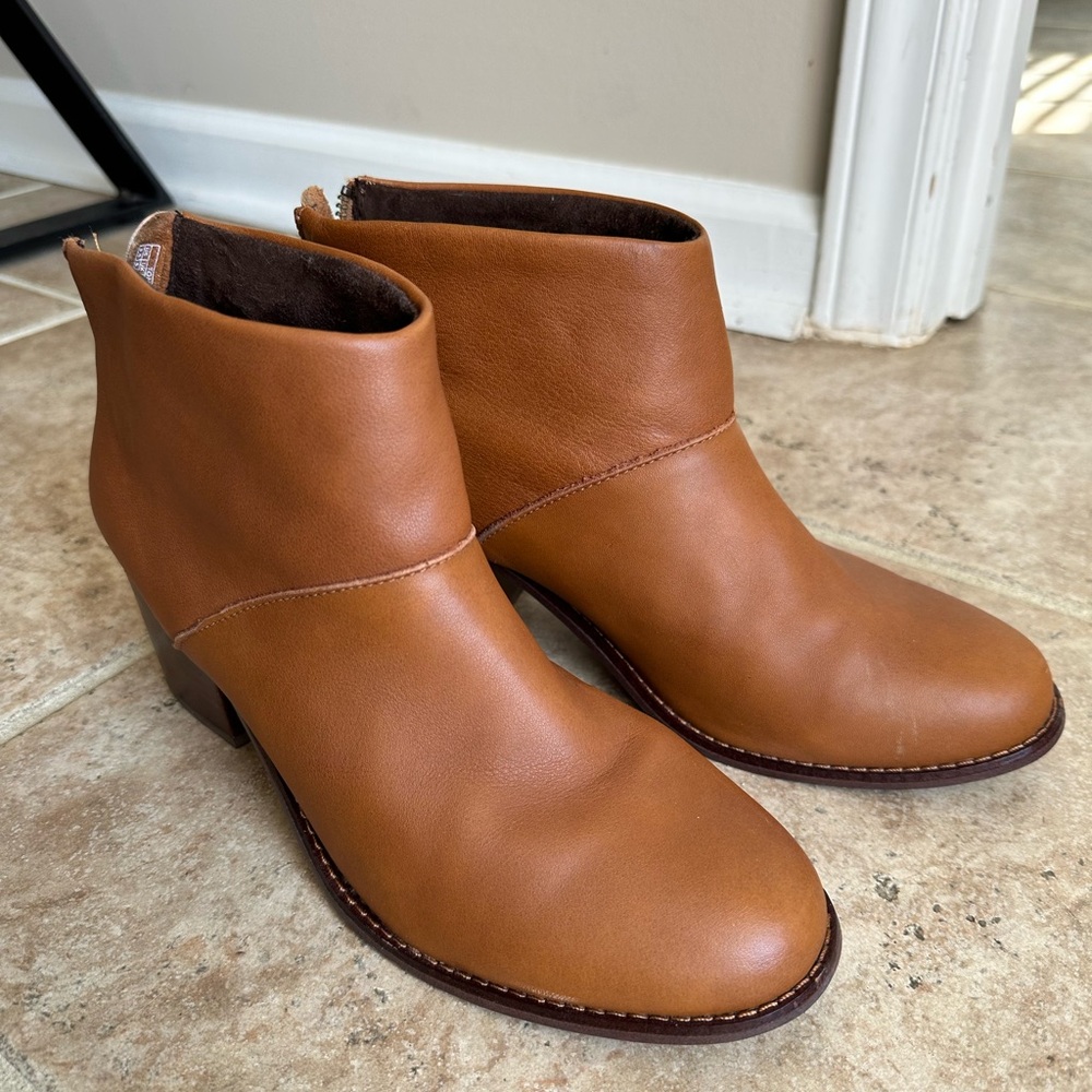 Toms Tan Leather Ankle Booties
